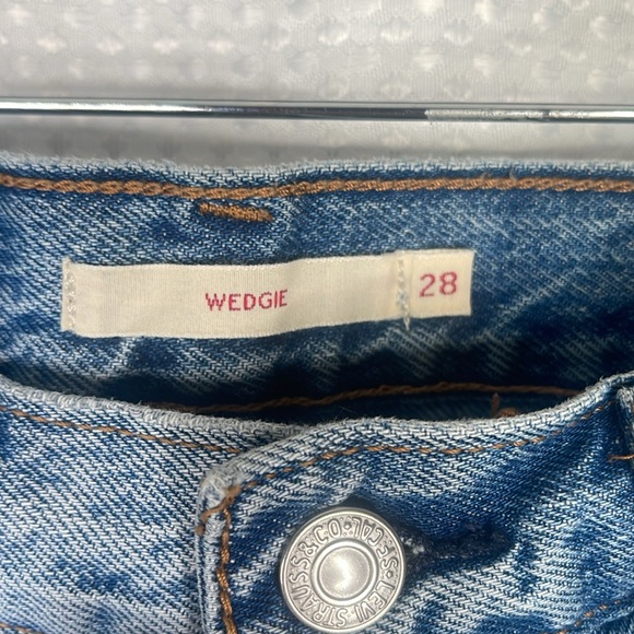 Levis Straight Leg Wedgie Jeans Raw Hem Button Fly Sz 28 - Picture 7 of 12